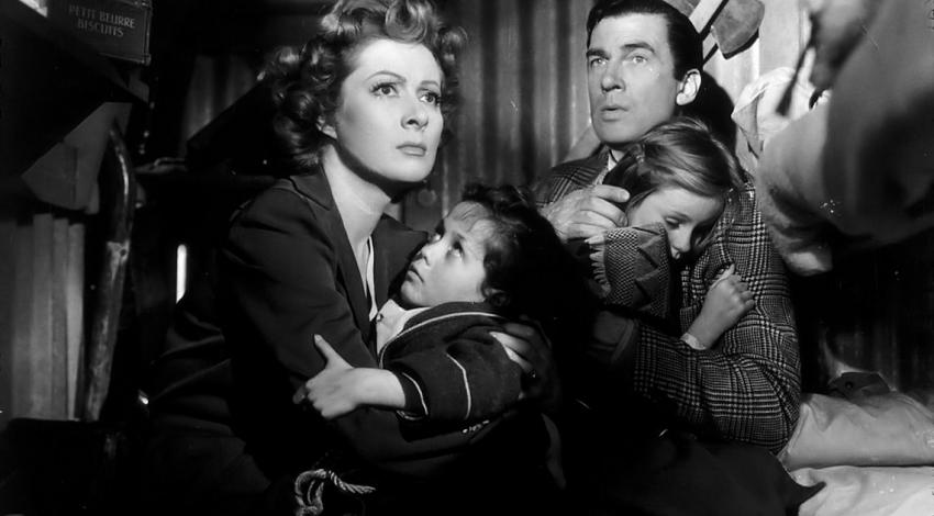 Greer Garson, Walter Pidgeon, Clare Sandars, Christopher Severn  | "Mrs. Miniver" (1942)